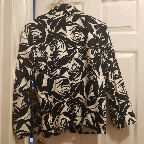 Jacket - Picture 5 of 7